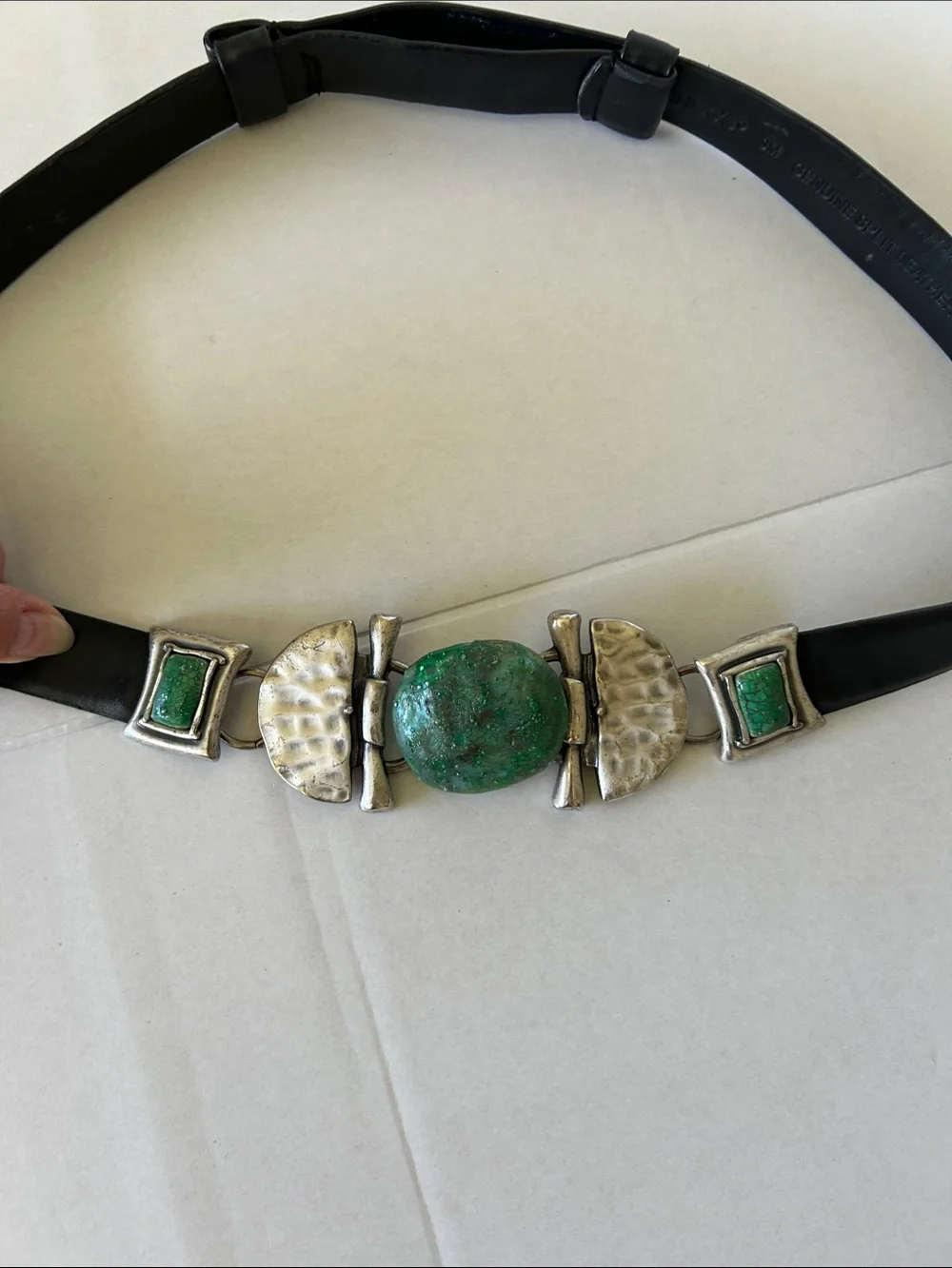 CHICOS GENUINE LEATHER VINTAGE BELT FEATURING A SIVER TONE BUCKLE SZ SMALL